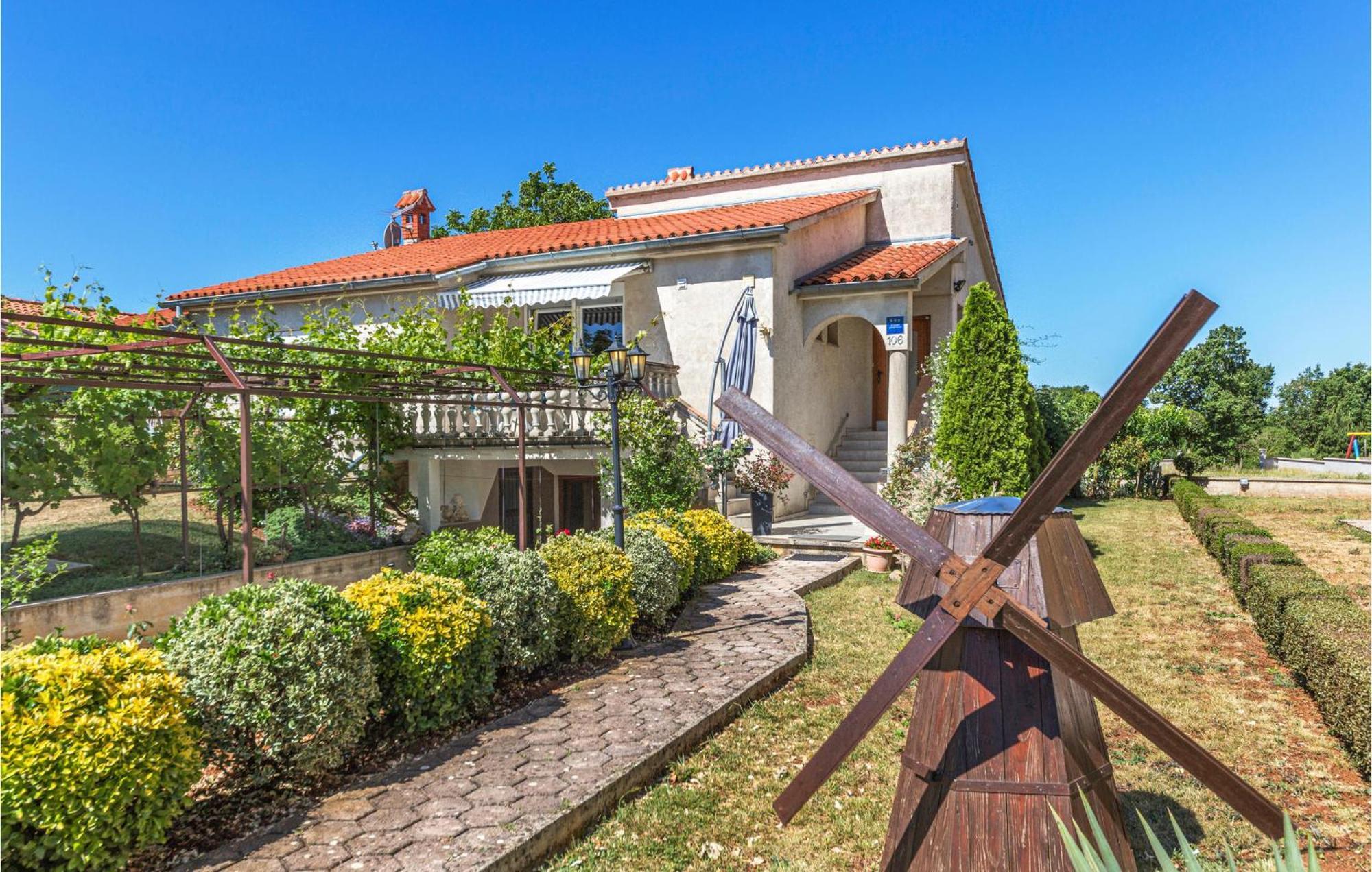 Awesome Studio In Pula With Wifi Экстерьер фото